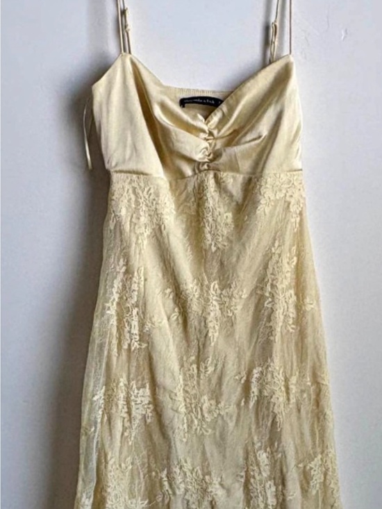 Abercrombie & Fitch Dresses & Skirts - Abercrombie & Fitch Lace butter yellow dress!!
